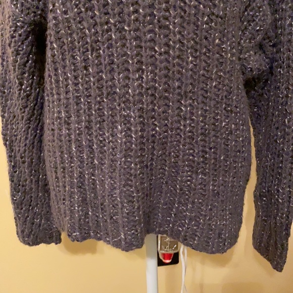 Express sweater - Picture 3 of 13